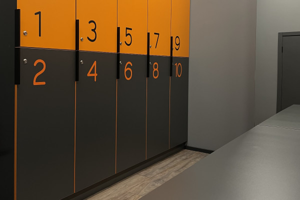 Продаж прибуткового спортивного клубу в центрі Києва